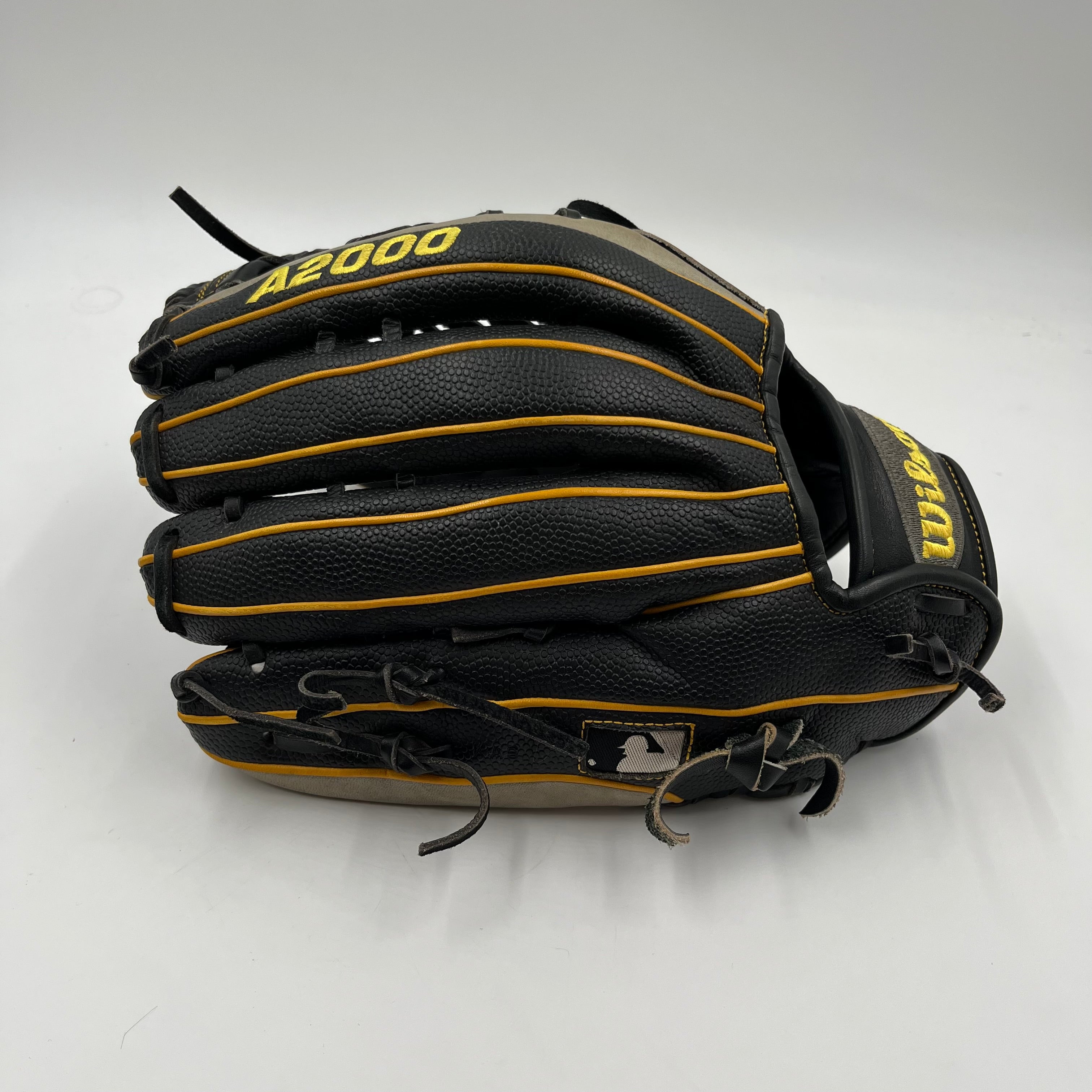 Wilson A2000 PF92 12.25 Outfield Baseball Glove