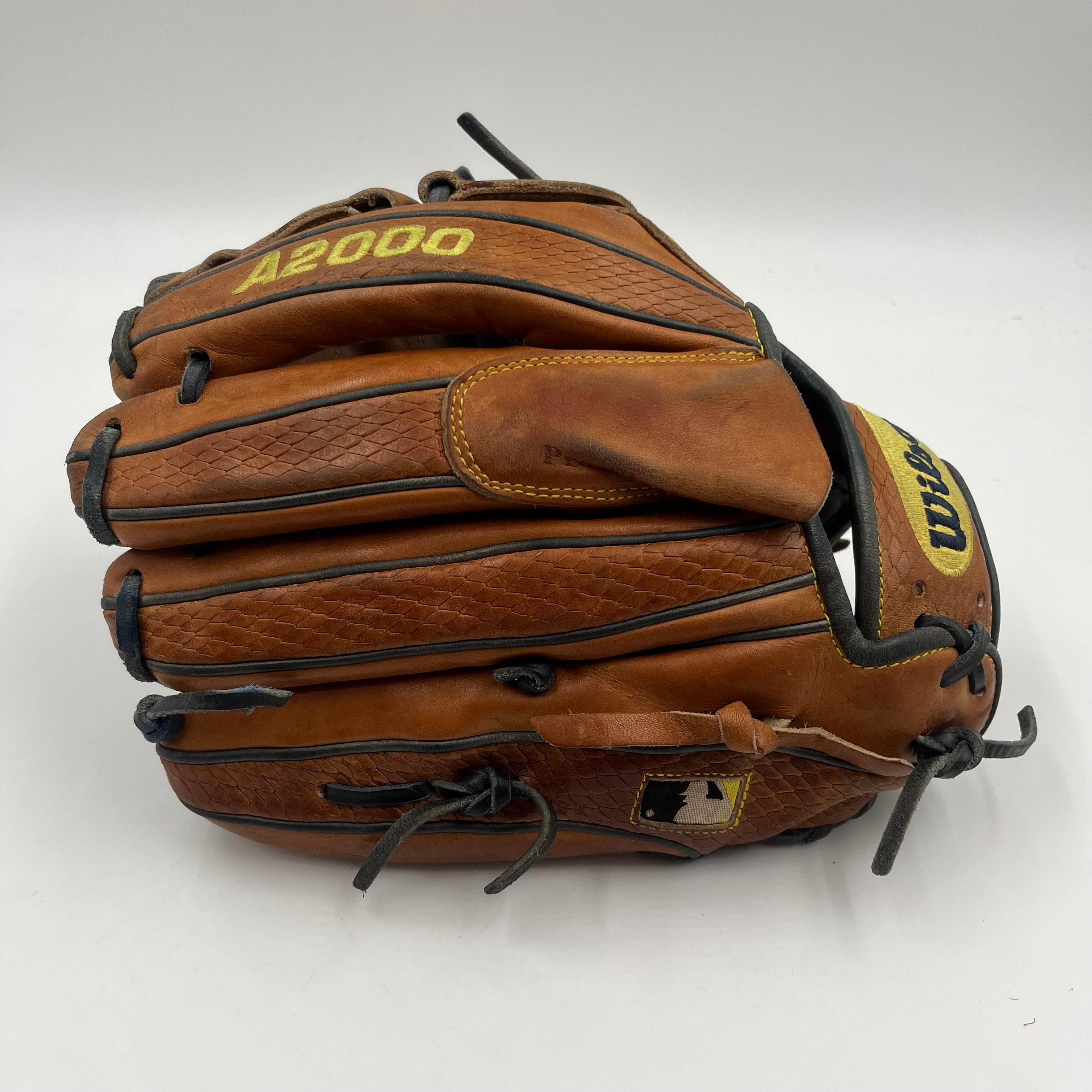 Wilson A2000 B2 Clevinger 12” Pitchers Infield Baseball Glove