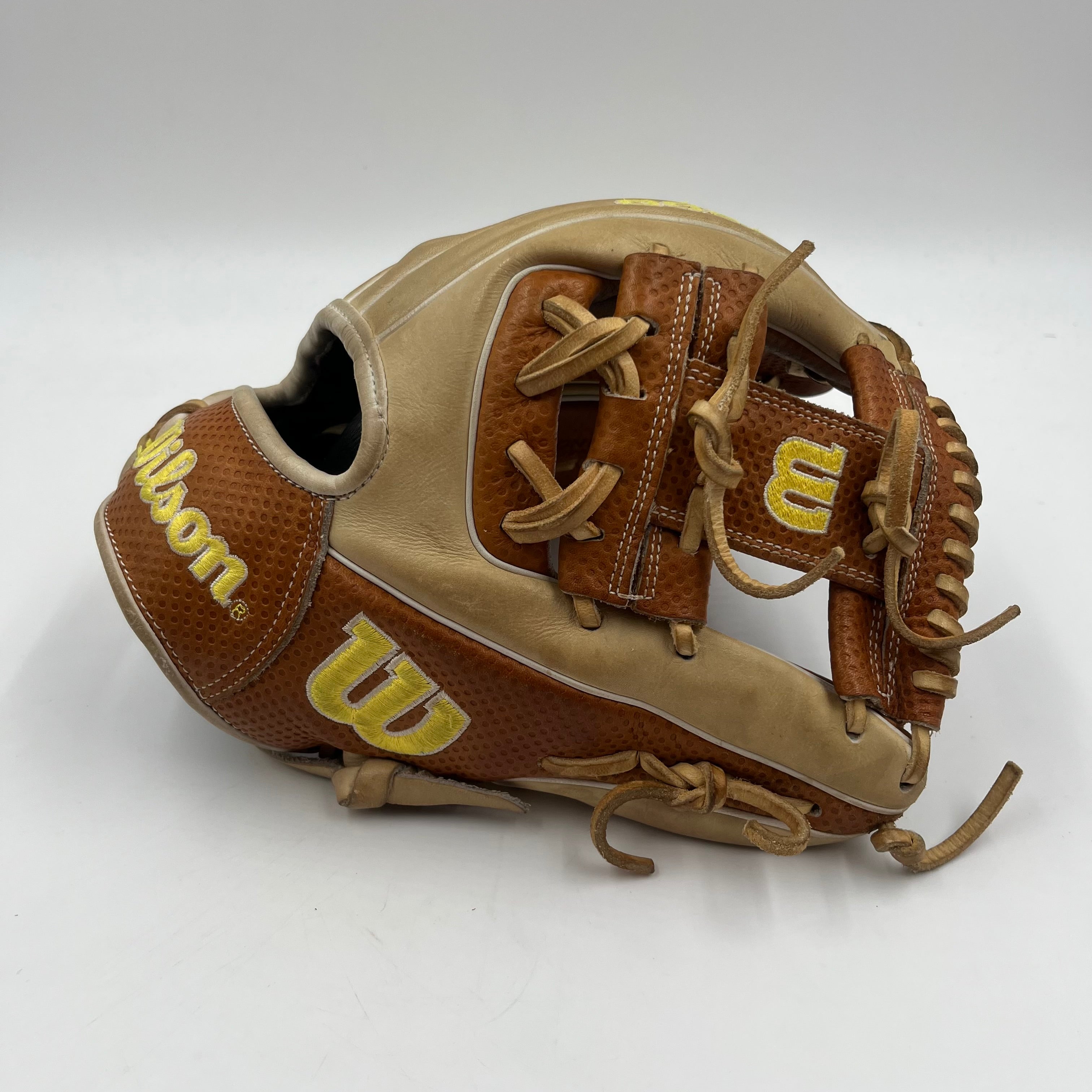 Wilson A2000 1786 11.5 Infield Baseball Glove