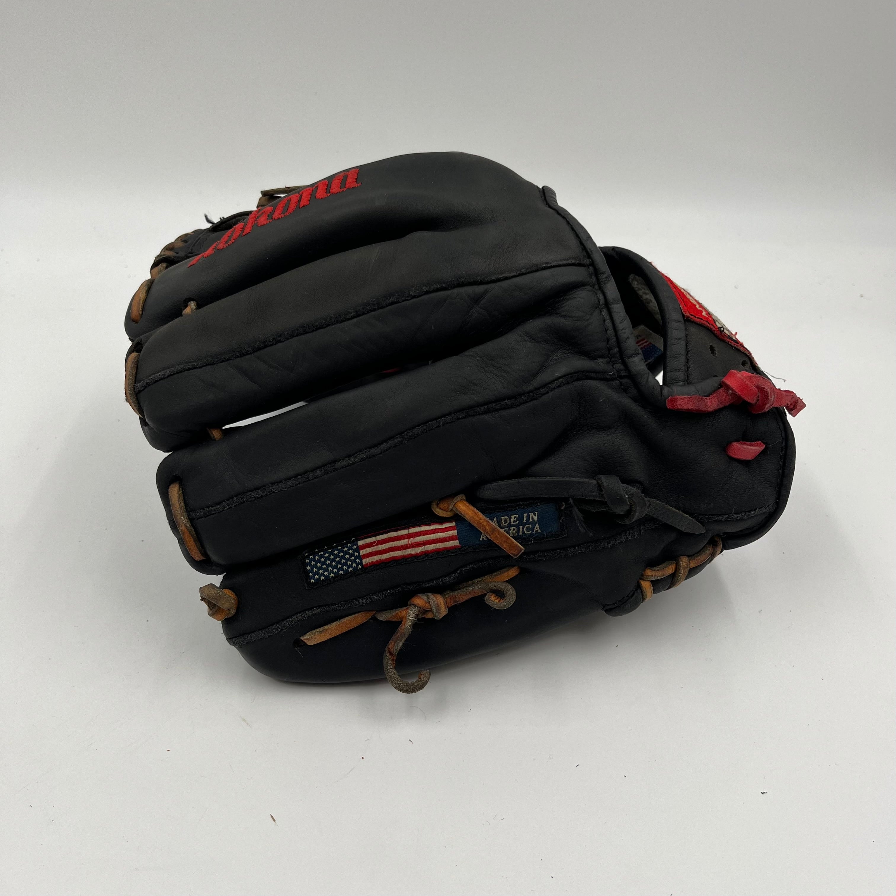 Nokona Black Shado AMG 1150 11.5 Infield Baseball Glove