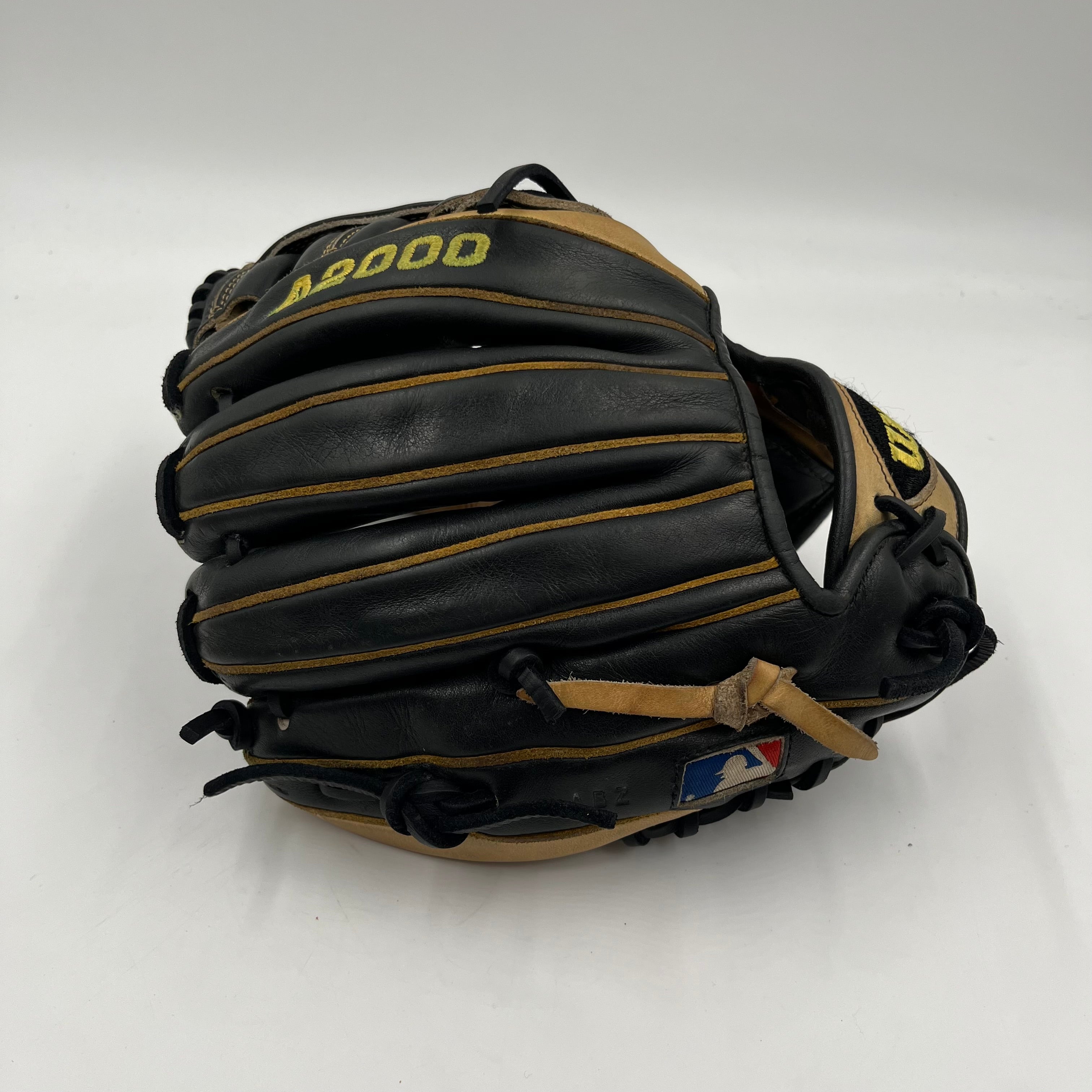 Wilson A2000 G4 11.5 Infield Baseball Glove