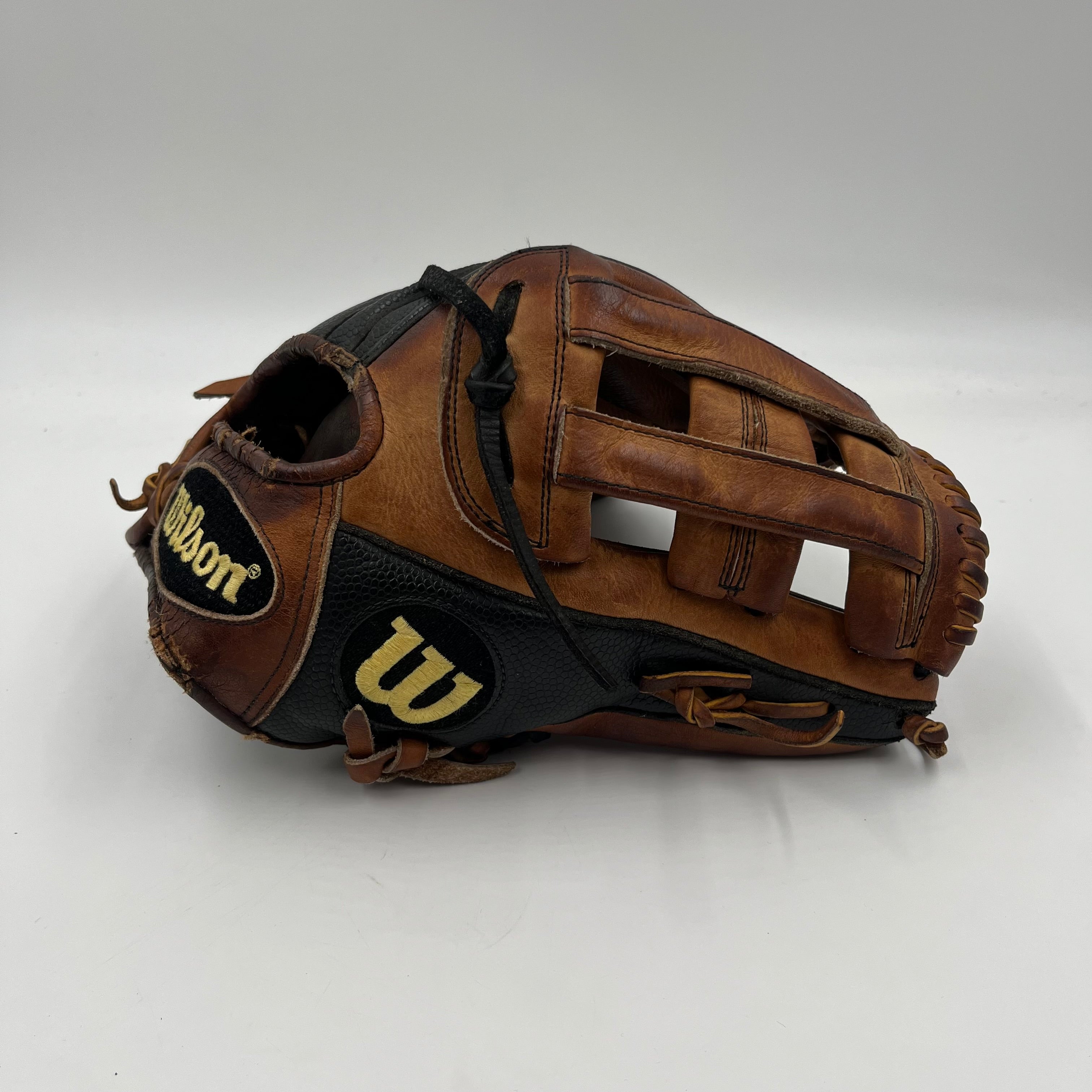 Wilson A2000 DW5 12” Infield Baseball Glove
