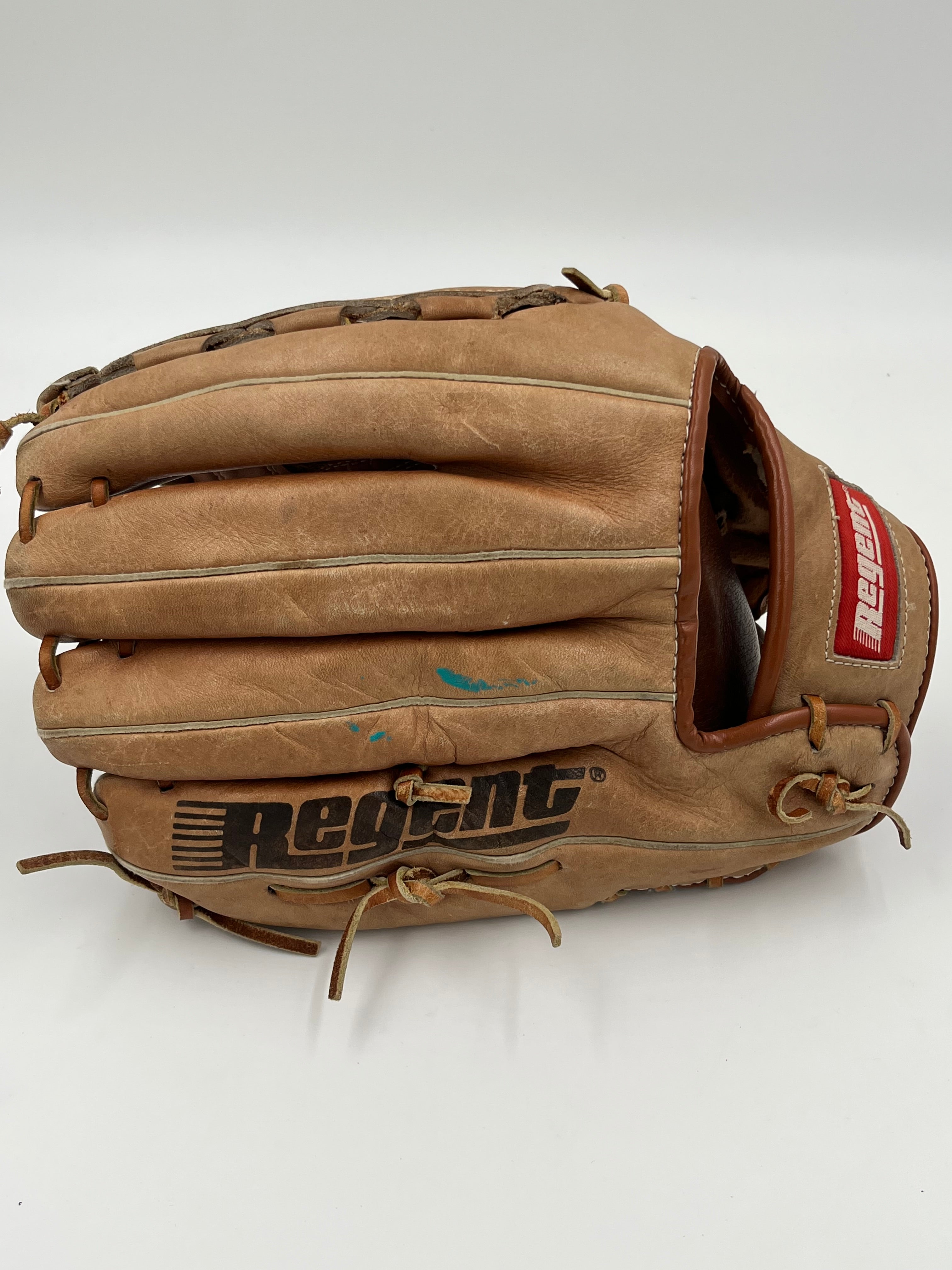 Regent Jeff Leonard model 13” outfield baseball glove