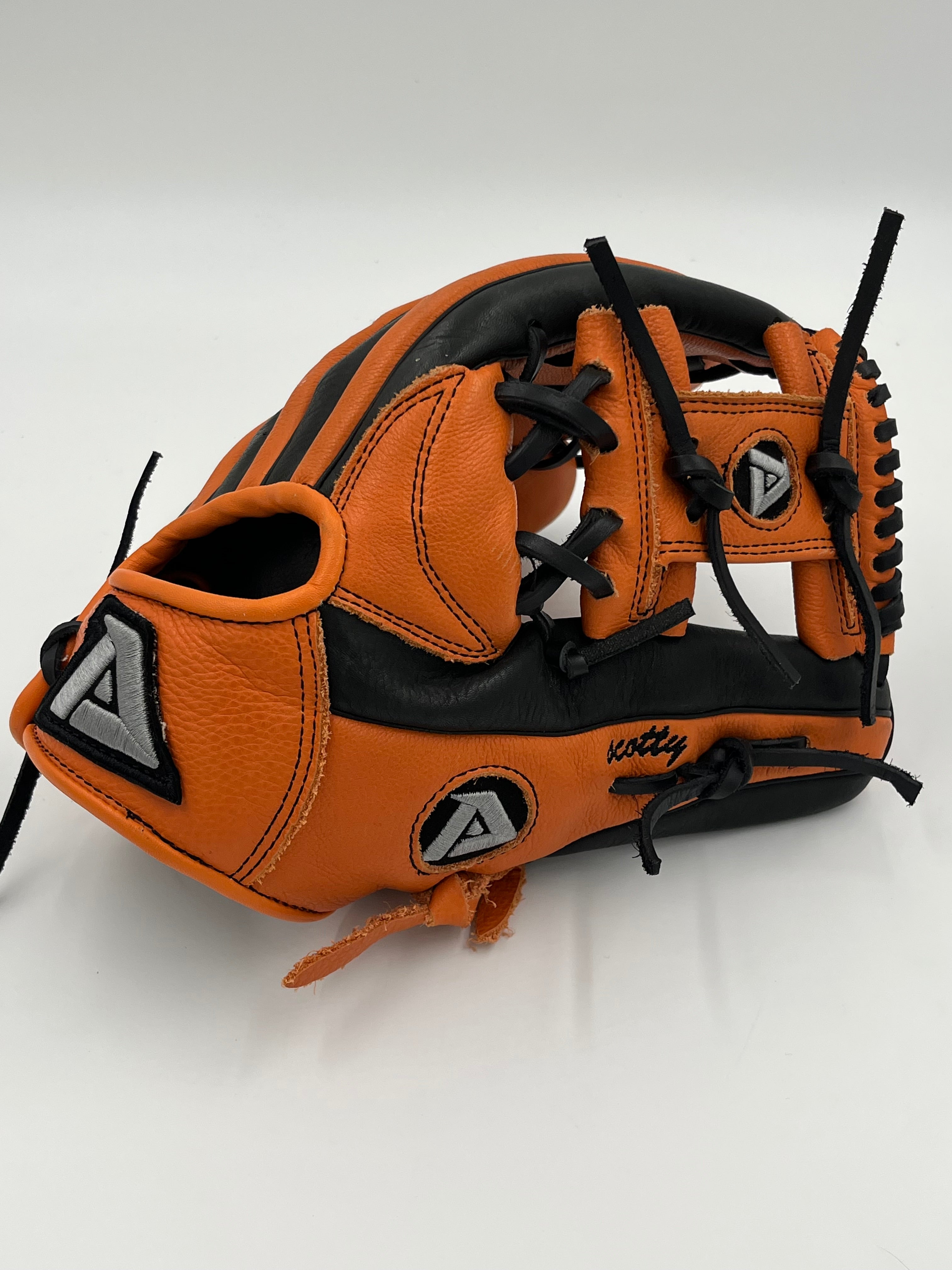 Akadema ATM92 11.75 infield baseball glove