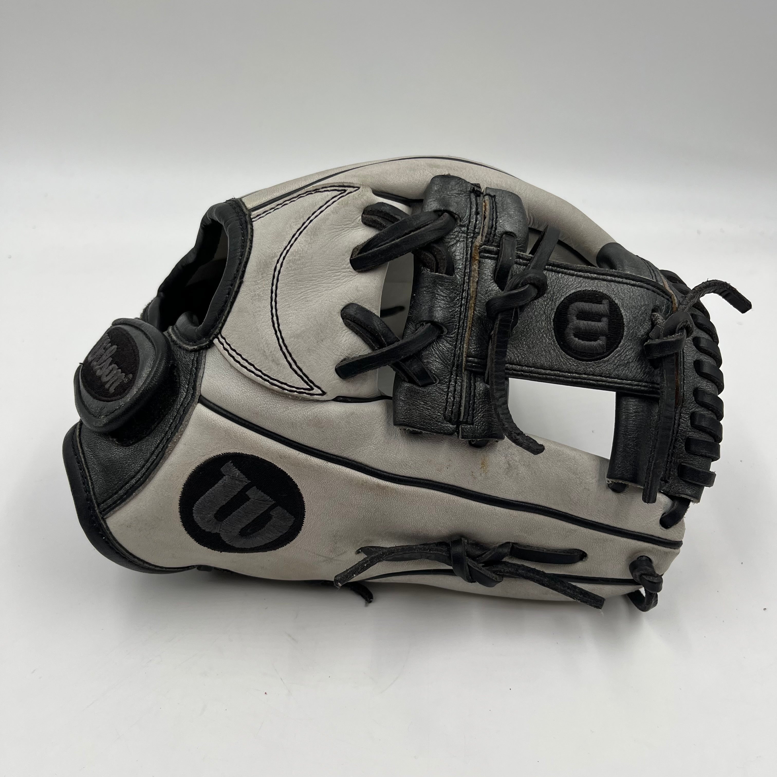 Wilson A2000 FPH 11.75 Fastpitch Softball Infield Glove