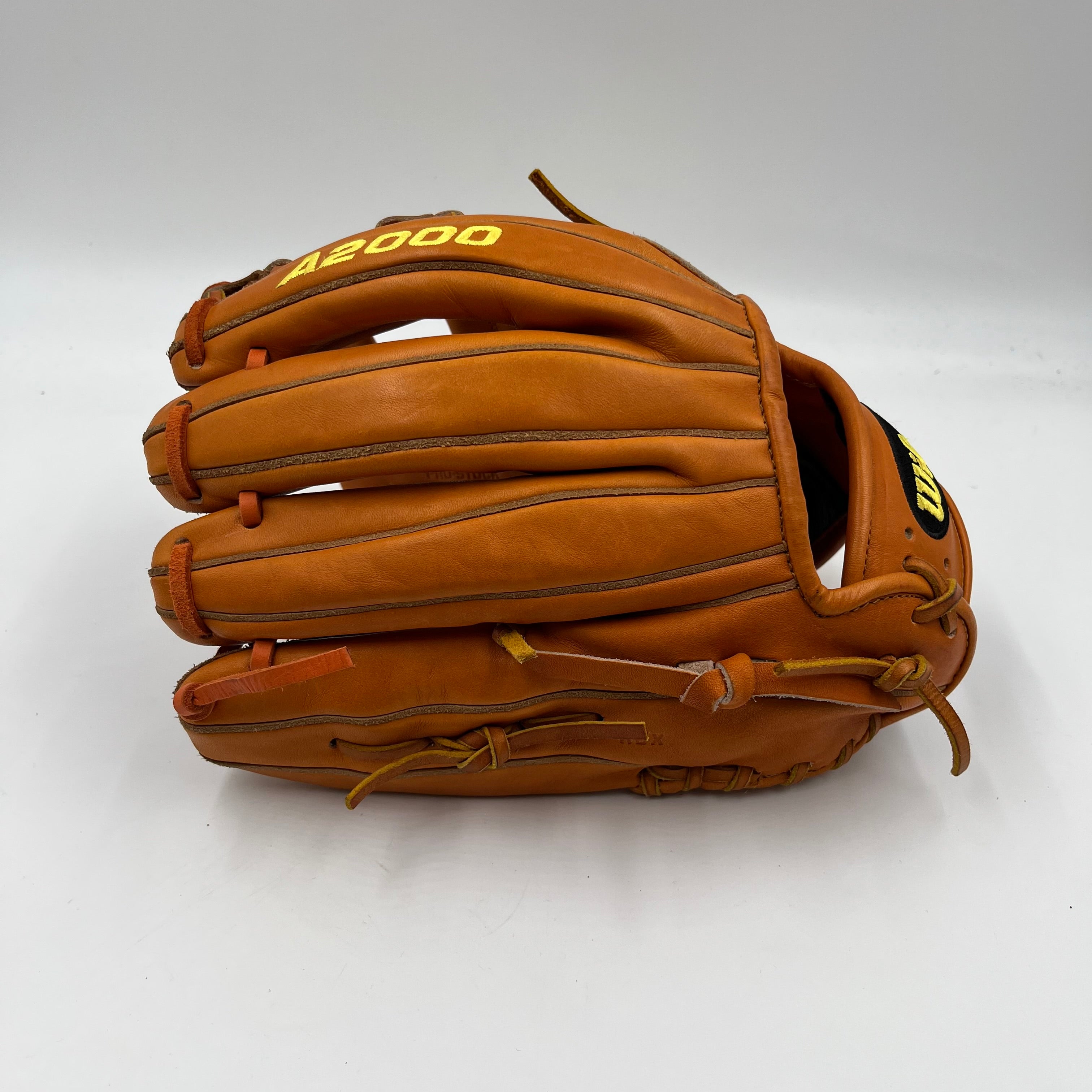 Wilson A2000 EL3 11.75 Infield Baseball Glove