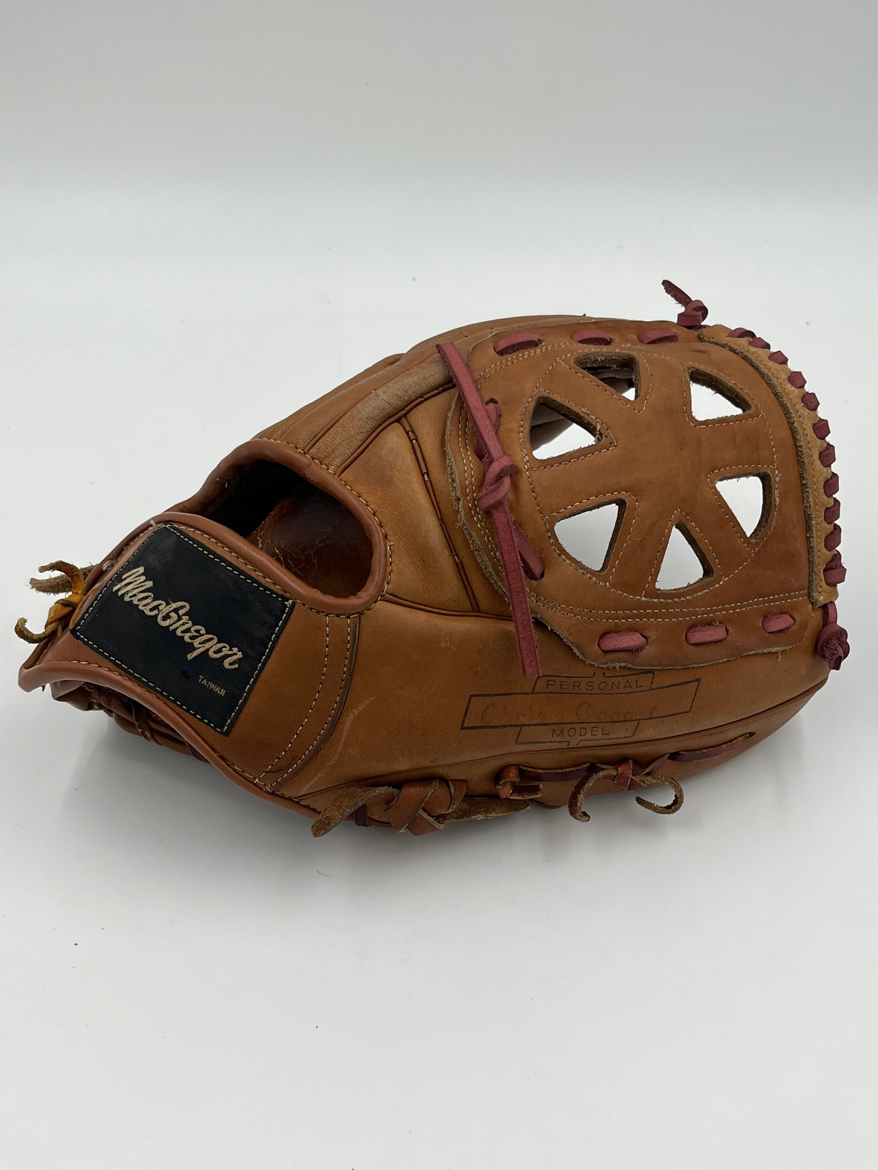Macgregor 555 Tommy Helms autograph model 11.5 baseball glove