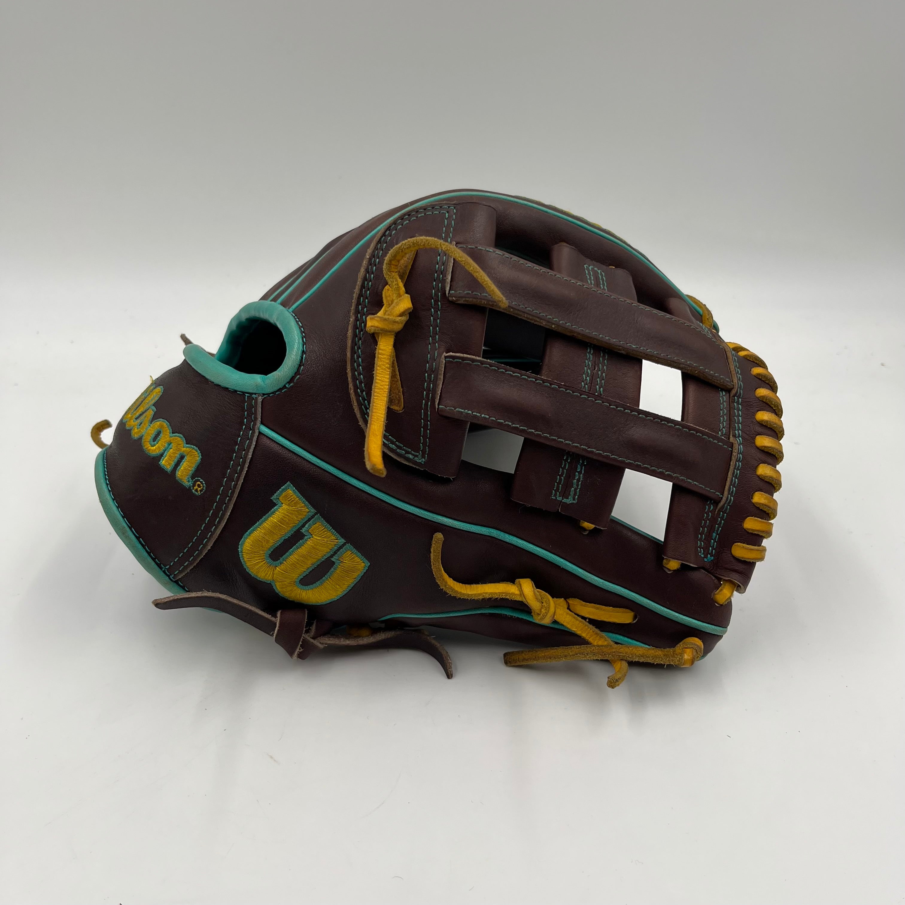Wilson A2000 DW5 12” Infield Baseball Glove