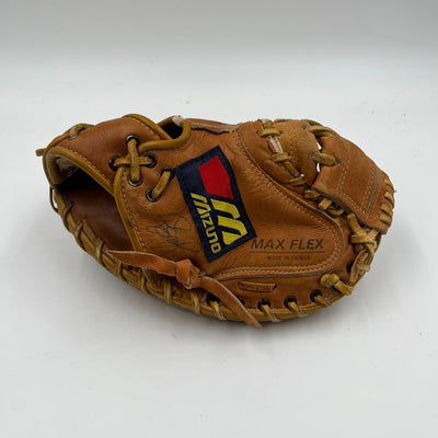 Mizuno Max Flex MT1050 32” Catchers Mitt Baseball Glove