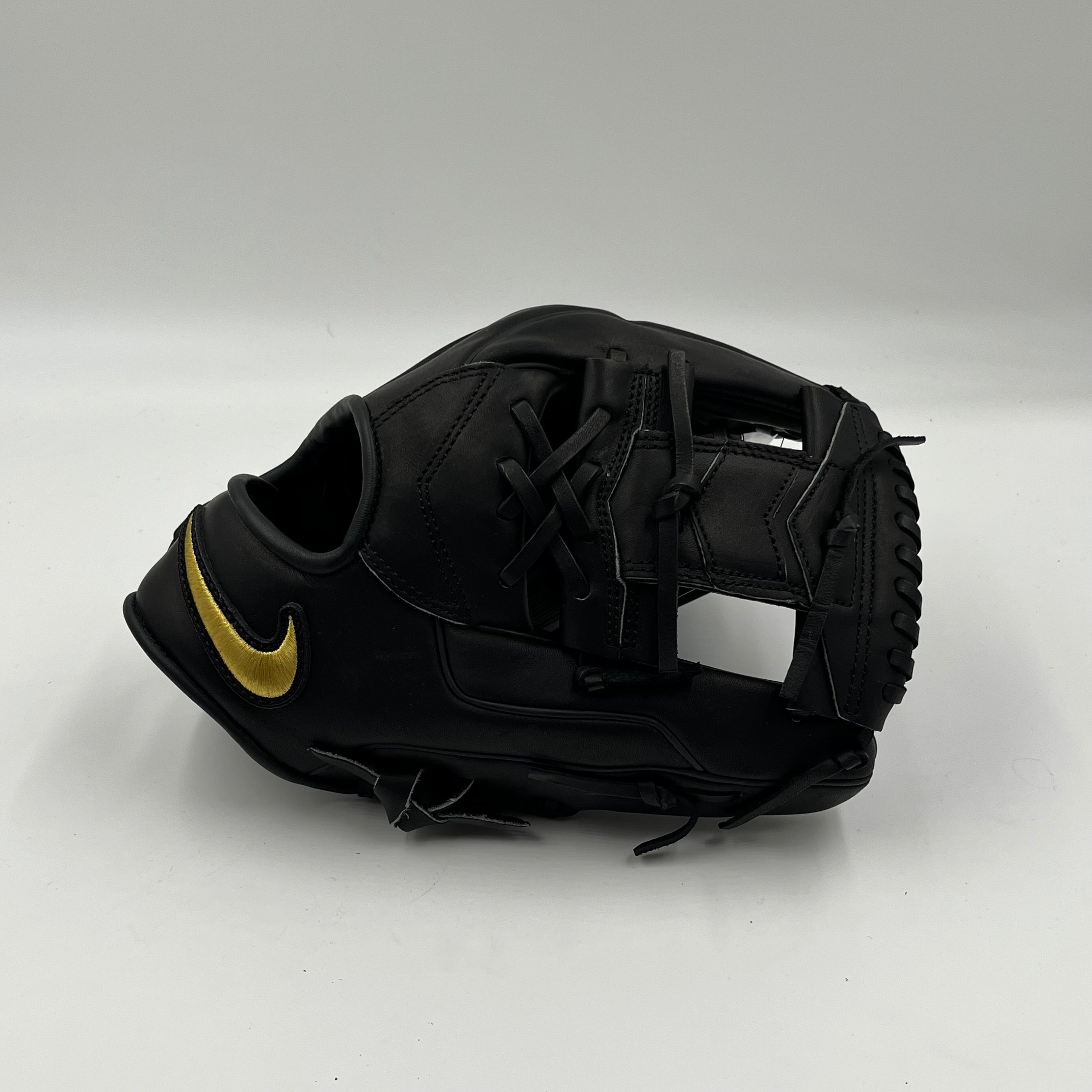 Nike Alpha Huarache 11.25 Infield baseball glove
