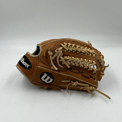 Wilson A2000 D33 11.75 Pitchers Infield Baseball Glove