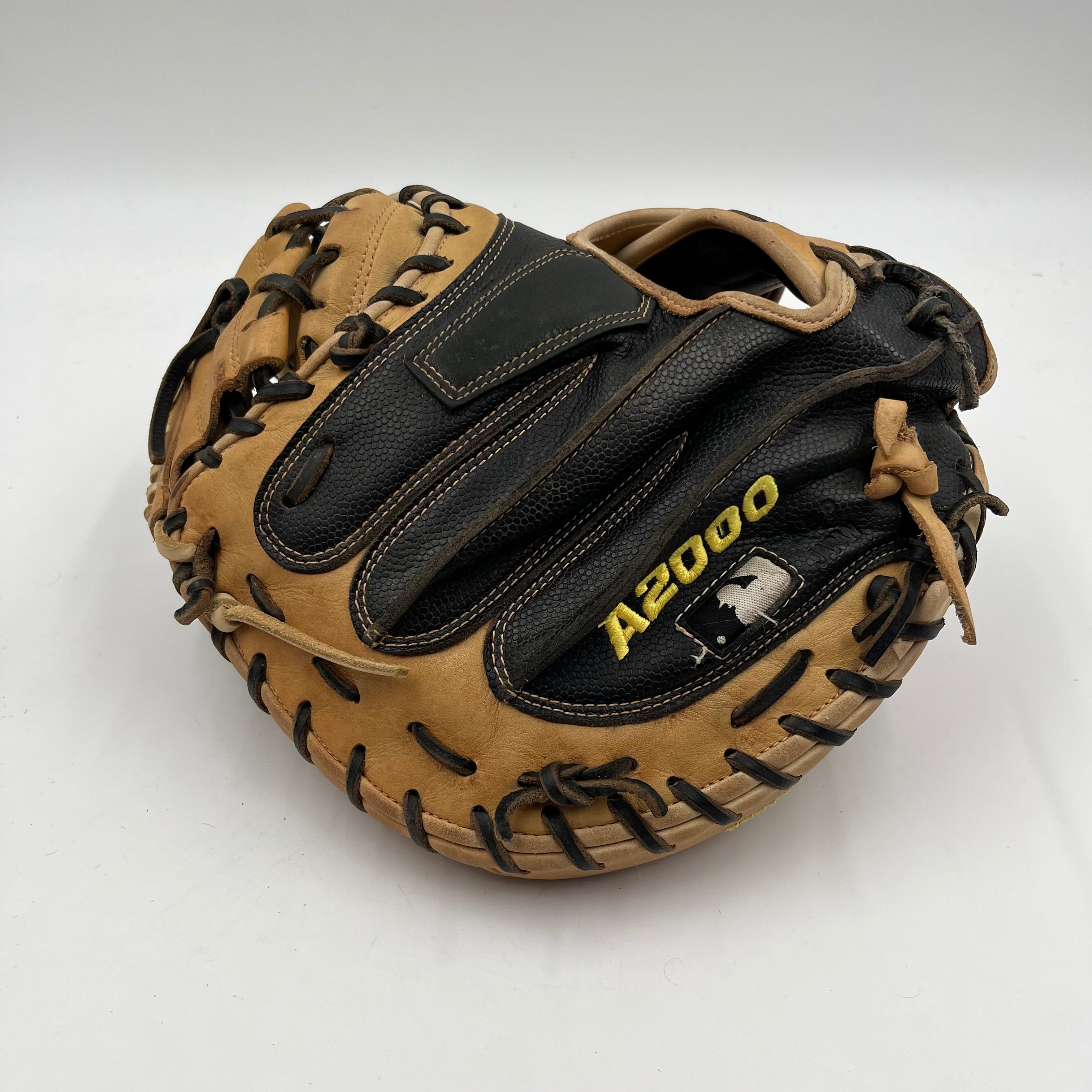 Wilson A2000 M1 33.5 Catchers Mitt Baseball Glove